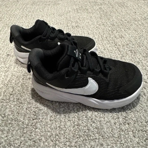 Nike Toddler Shoes - Picture 4 of 10